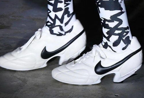nike snkrs,独家揭秘!如何在ike SKRS平台抢到限量鞋款,成为潮流达人!